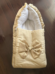 Golden Pearl Bow Carry Nest