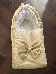 Golden Pearl Bow Carry Nest