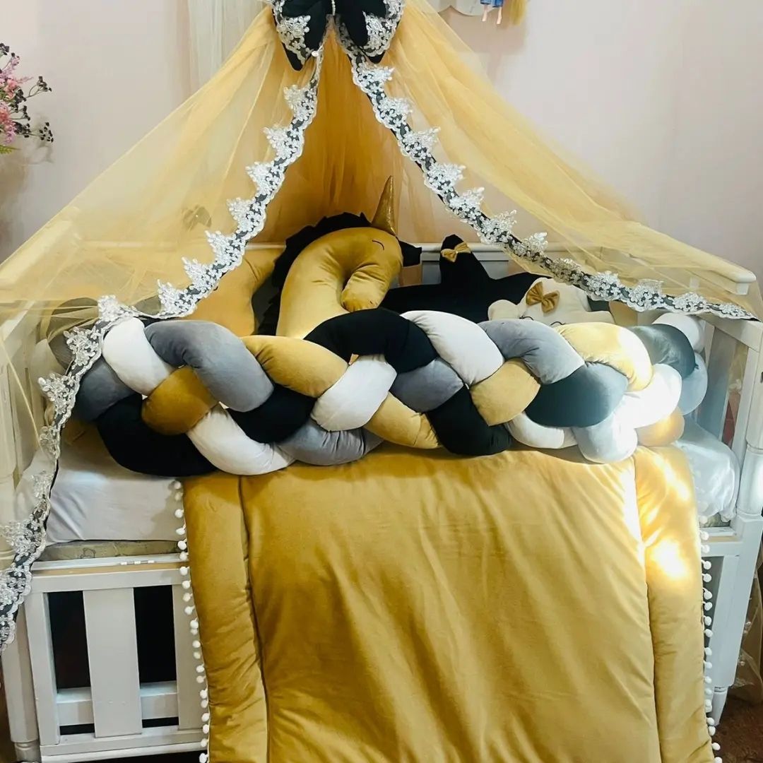 Regal Knot Crib Set